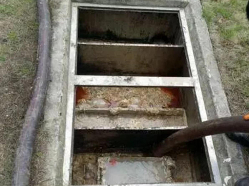 昂仁隔油池清理